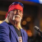 Hulk Hogan’s loyal dog refused to leave his casket, silently staring at his portrait as if it understood everything