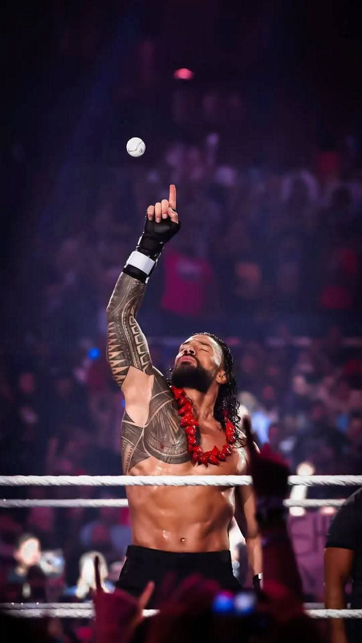 When the Tribal Chief raises one finger… the whole arena acknowledges him. ☝️🔥 #RomanReigns Tribal Chief Private Space