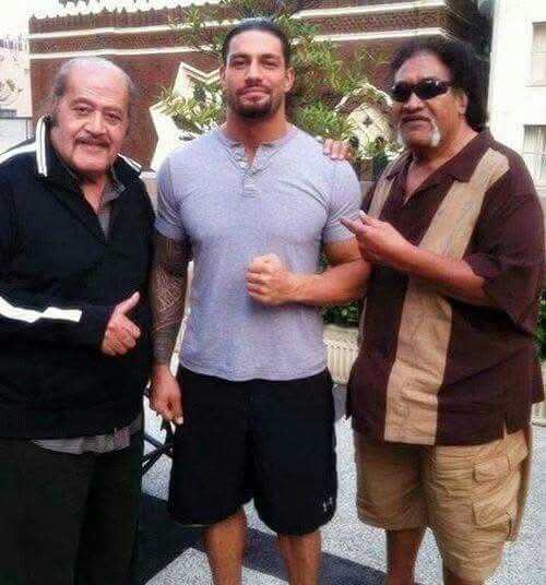 Legendary photo of Roman Reigns with his father and Uncle Afa!