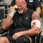 The unstoppable warrior now sits in silence… Bill Goldberg, a symbol of power and dominance, faces his most painful battle yet. Tears replace triumph, and scars tell the story of sacrifice.