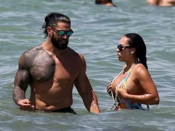Roman reigns with his wife 💕