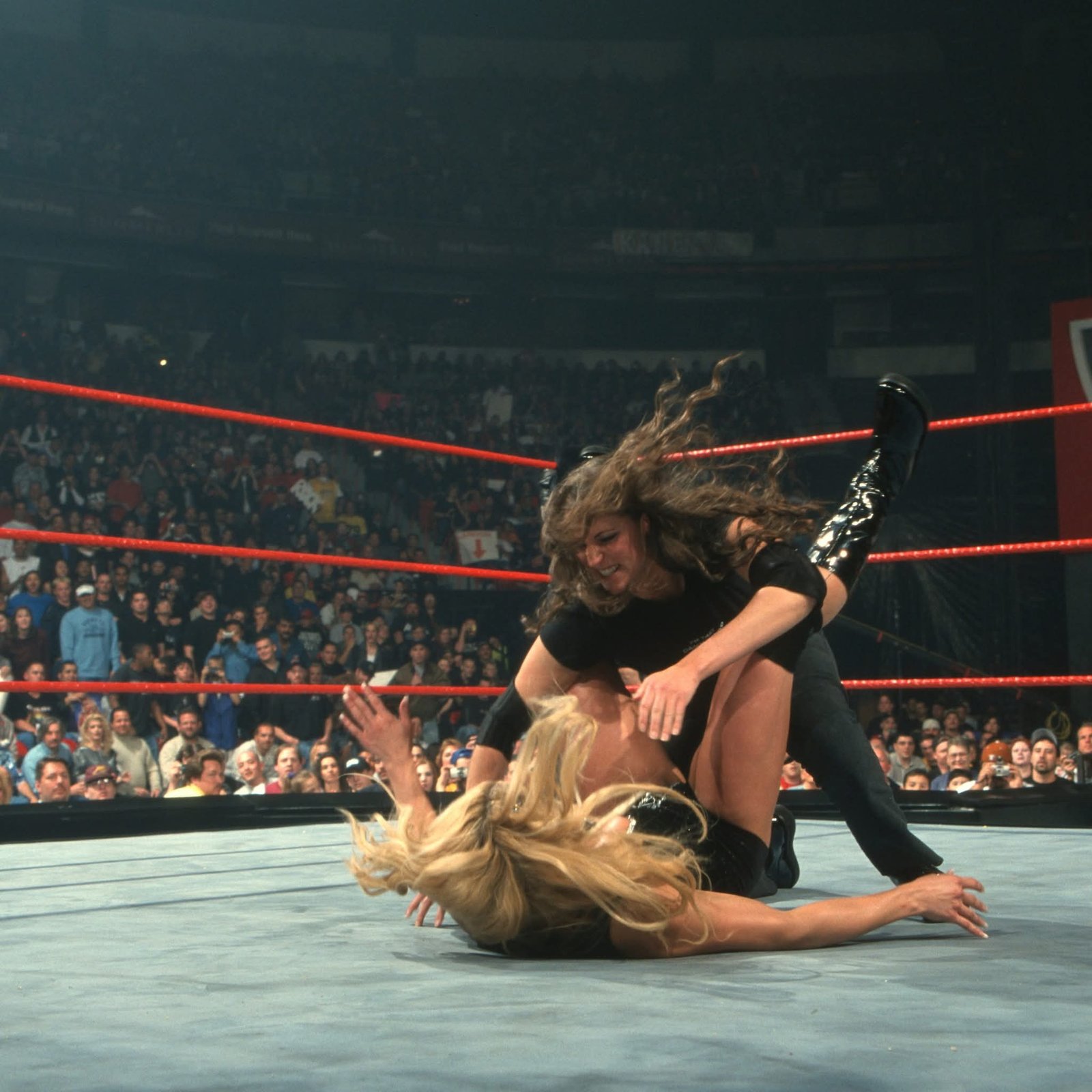 Trish Stratus and Stephanie McMahon finally faced off one-on-one and we saw Paul “Triple H” Levesque win the first Three Stages Of Hell Match 25 years ago at No Way Out!